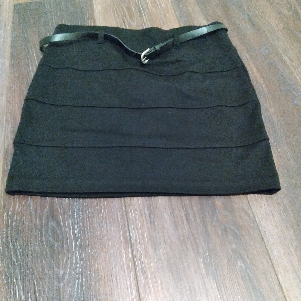 Have & have skirt,size Medium,black